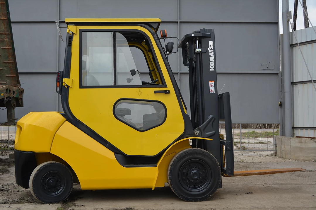 аренда вилочного погрузчика Komatsu FD30 аренда вилочного погрузчика Komatsu FD30